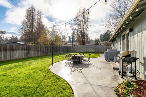 Tiny photo for 1949 Haviland Drive, Grants Pass, OR 97527 (MLS # 220212640)