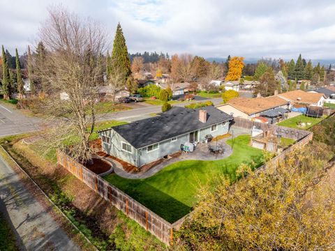 Tiny photo for 1949 Haviland Drive, Grants Pass, OR 97527 (MLS # 220212640)