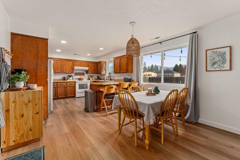 Tiny photo for 1949 Haviland Drive, Grants Pass, OR 97527 (MLS # 220212640)