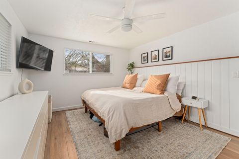 Tiny photo for 1949 Haviland Drive, Grants Pass, OR 97527 (MLS # 220212640)