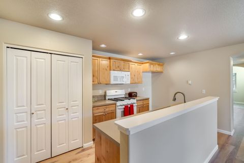 Tiny photo for 16559 Daisy Place, La Pine, OR 97739 (MLS # 220219544)