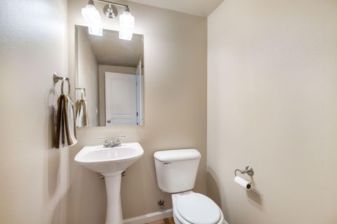 Tiny photo for 16559 Daisy Place, La Pine, OR 97739 (MLS # 220219544)