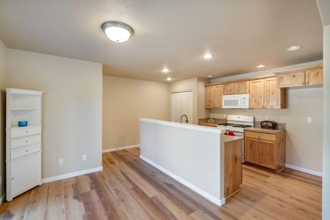 Tiny photo for 16559 Daisy Place, La Pine, OR 97739 (MLS # 220219544)