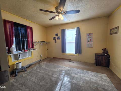 Tiny photo for 1518 Pleasant Avenue, Klamath Falls, OR 97601 (MLS # 220227393)