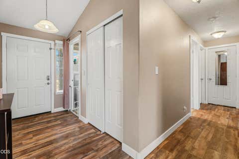 Tiny photo for 1934 SW 28th Court, Redmond, OR 97756 (MLS # 220226952)