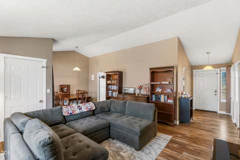 Tiny photo for 1934 SW 28th Court, Redmond, OR 97756 (MLS # 220226952)
