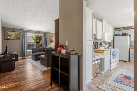Tiny photo for 1934 SW 28th Court, Redmond, OR 97756 (MLS # 220226952)