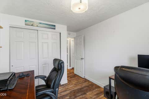 Tiny photo for 1934 SW 28th Court, Redmond, OR 97756 (MLS # 220226952)