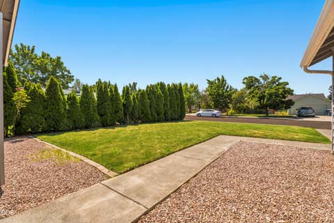 Tiny photo for 1934 SW 28th Court, Redmond, OR 97756 (MLS # 220226952)