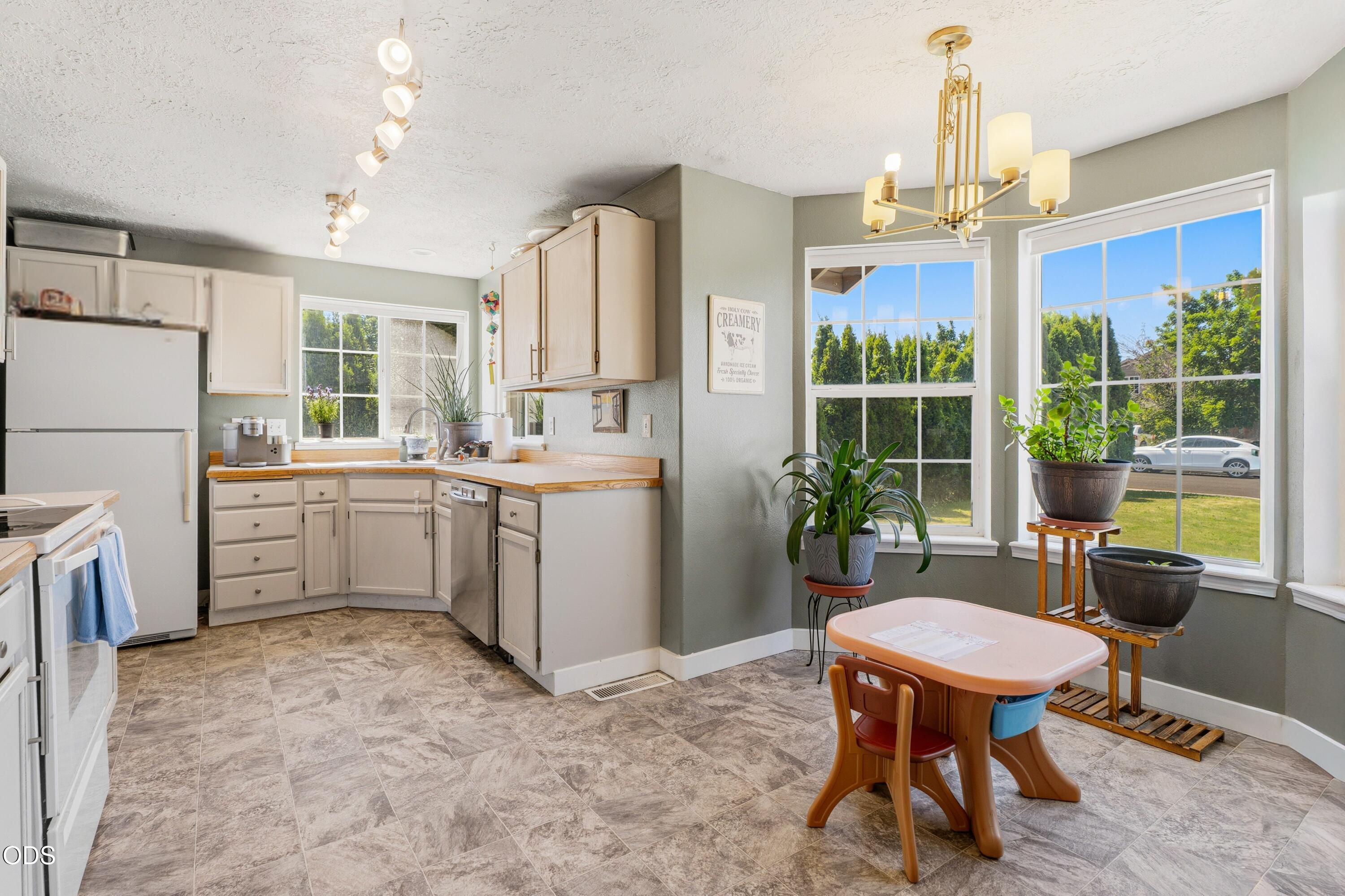 1934 SW 28th Court
