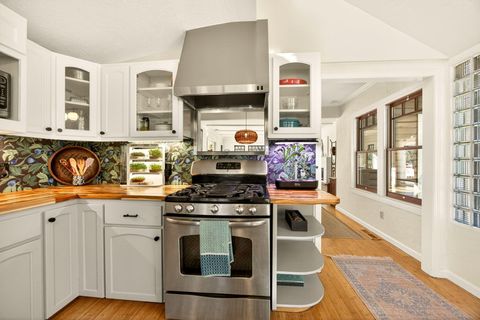 Tiny photo for 514 Granite Street, Ashland, OR 97520 (MLS # 220214953)