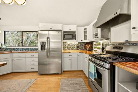 Tiny photo for 514 Granite Street, Ashland, OR 97520 (MLS # 220214953)