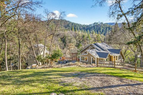 Photo of 514 Granite Street, Ashland, OR 97520 (MLS # 220214953)