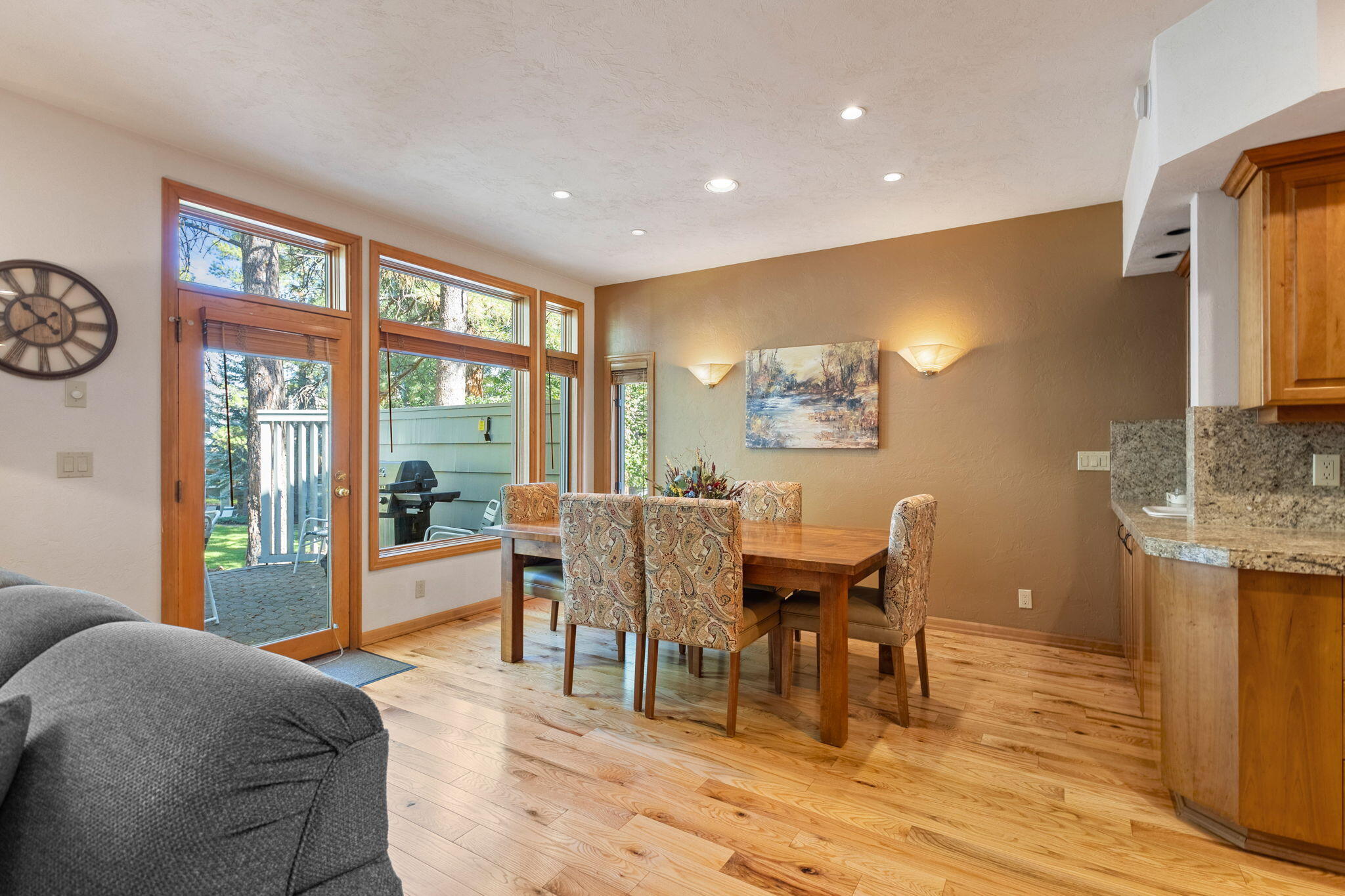 StoneTH - Residential