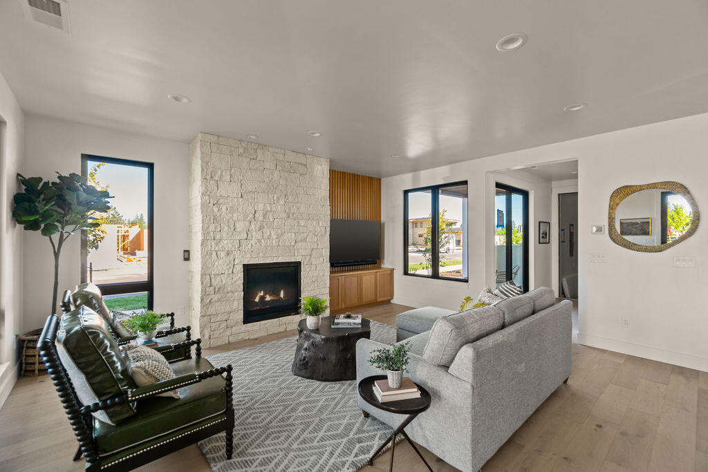 Discovery West Phase 4 - Residential