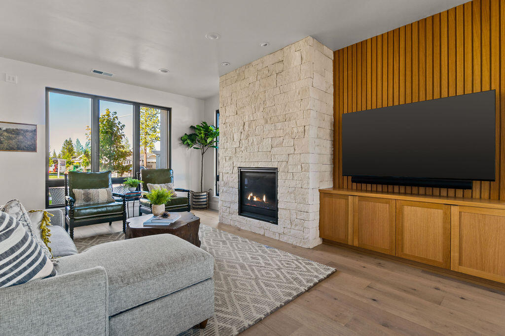 Discovery West Phase 4 - Residential