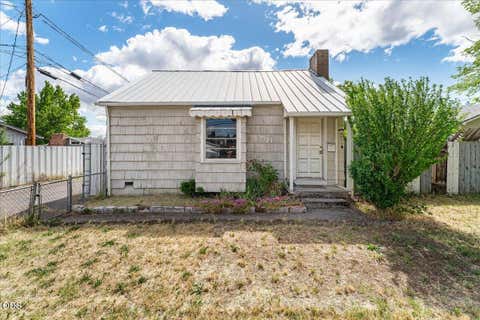 Tiny photo for 214 N Columbus Avenue, Medford, OR 97501 (MLS # 220223079)