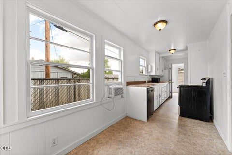 Tiny photo for 214 N Columbus Avenue, Medford, OR 97501 (MLS # 220223079)