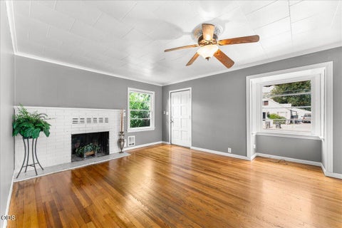 Tiny photo for 214 N Columbus Avenue, Medford, OR 97501 (MLS # 220223079)