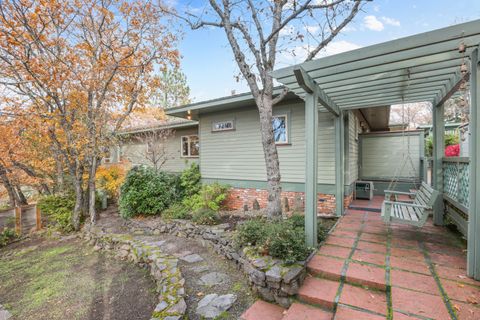 Tiny photo for 903 Pinecrest Terrace, Ashland, OR 97520 (MLS # 220211999)