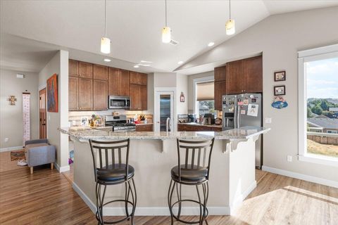 Tiny photo for 16 Terra Linda Court, Eagle Point, OR 97524 (MLS # 220217251)