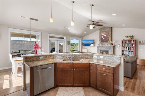 Tiny photo for 16 Terra Linda Court, Eagle Point, OR 97524 (MLS # 220217251)