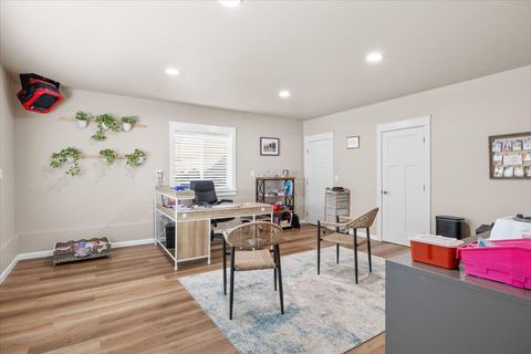 Tiny photo for 16 Terra Linda Court, Eagle Point, OR 97524 (MLS # 220217251)