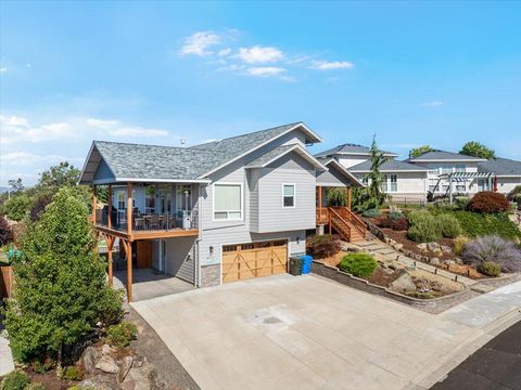 Tiny photo for 16 Terra Linda Court, Eagle Point, OR 97524 (MLS # 220217251)
