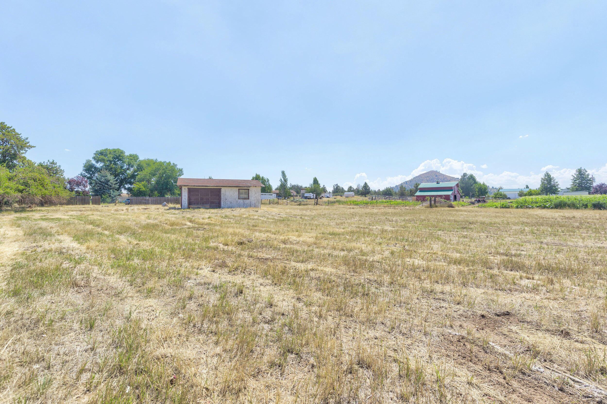 Country Village - Land