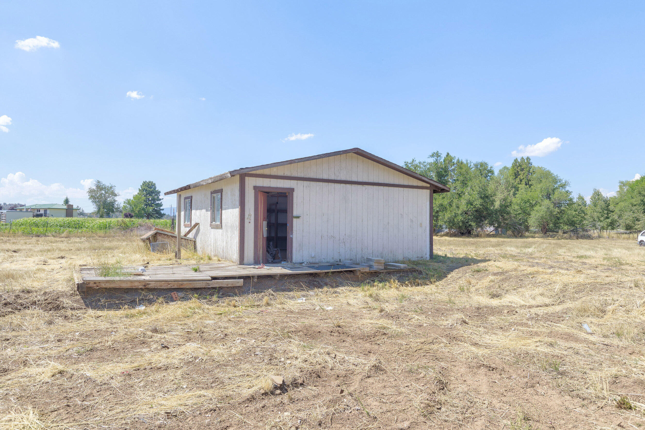 Country Village - Land