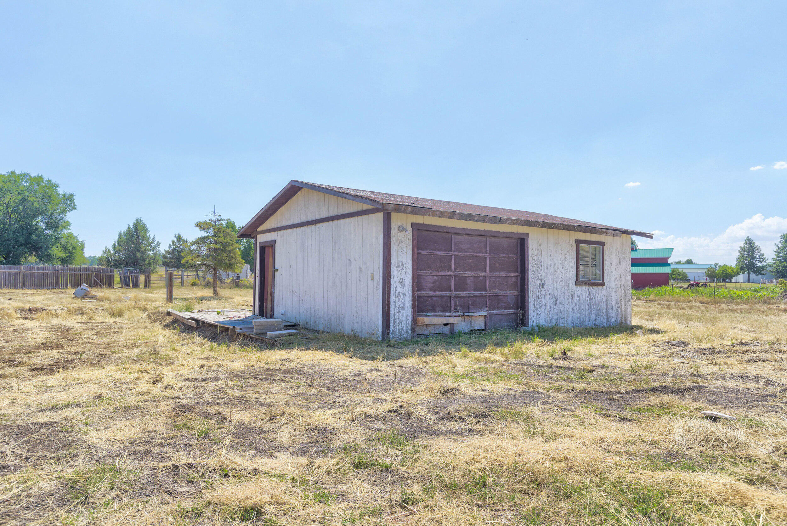 Country Village - Land