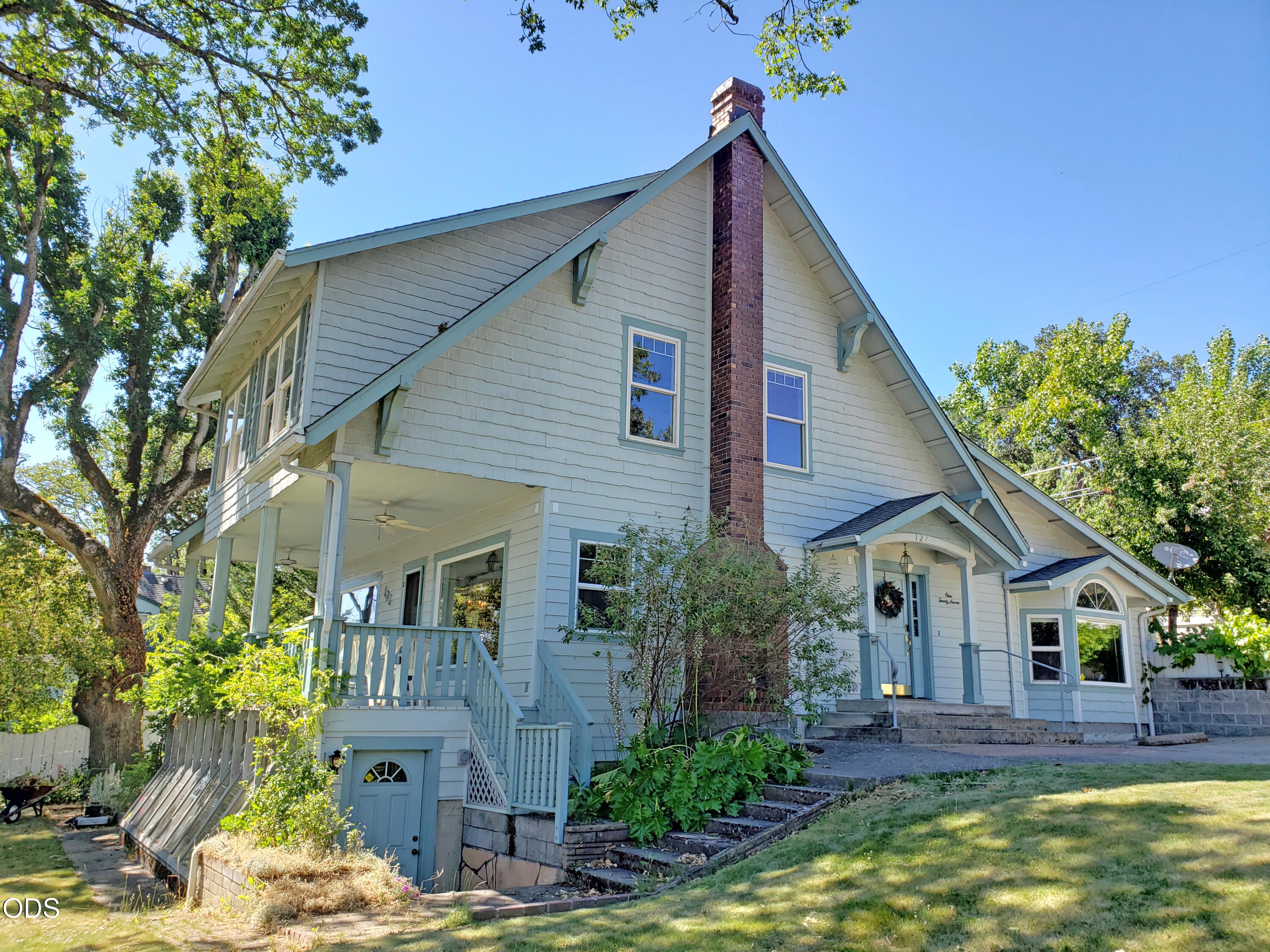 127 4th Avenue