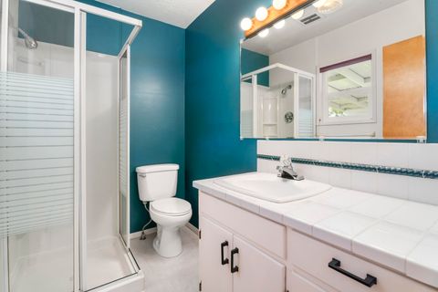 Tiny photo for 946 SW 13th Street, Redmond, OR 97756 (MLS # 220221686)