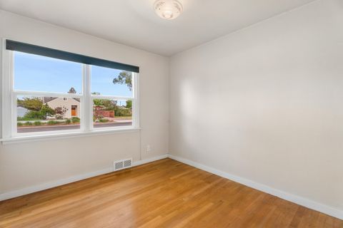 Tiny photo for 946 SW 13th Street, Redmond, OR 97756 (MLS # 220221686)