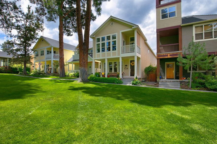 Exquisite Village Wiestoria Row House overlooks common grounds. Downstairs Living area boasts hardwood walnut floors, built in office-desk area, entertainment center and views. Custom quality built-ins thru-out. French doors to outdoor living area & garden. Chef's kitchen, custom alder cabinetry, gas cooktop, double ovens. Up find a loft w. built-ins display shelving. Bonus living area built-in projection TV. Master views to common area. Master bath w. jetted tub. Guest rooms w. deck. A true Hidden Gem!