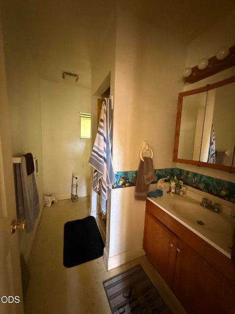 Tiny photo for 411 SE L Street, Grants Pass, OR 97526 (MLS # 220227379)