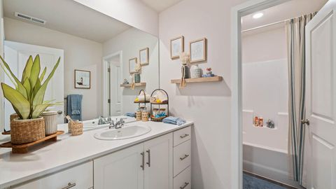 Tiny photo for 20592 Button Brush Avenue, Bend, OR 97702 (MLS # 220212405)