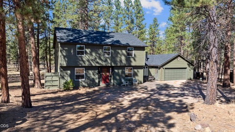 Photo of 69173 Bay Drive, Sisters, OR 97759 (MLS # 220229647)