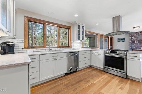 Tiny photo for 69173 Bay Drive, Sisters, OR 97759 (MLS # 220229647)