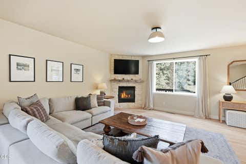 Tiny photo for 466 NW Flagline Drive, Bend, OR 97703 (MLS # 220227172)