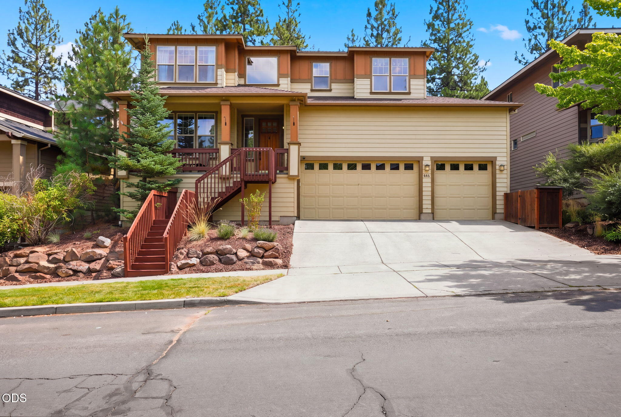 466 NW Flagline Drive