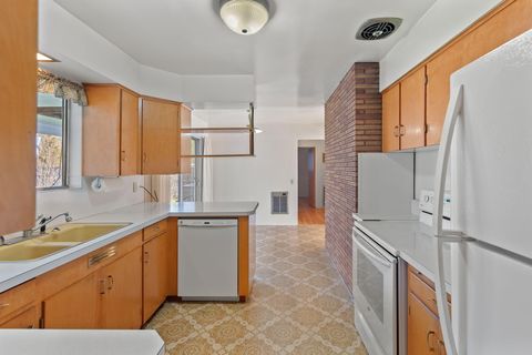 Tiny photo for 714 NE Riddle Drive, Grants Pass, OR 97526 (MLS # 220214330)