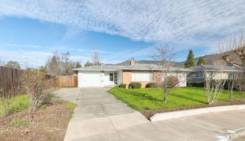 Photo of 714 NE Riddle Drive, Grants Pass, OR 97526 (MLS # 220214330)