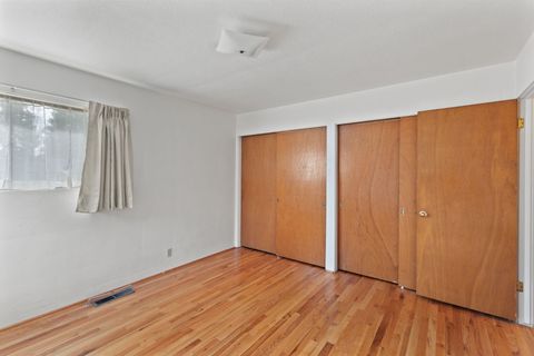 Tiny photo for 714 NE Riddle Drive, Grants Pass, OR 97526 (MLS # 220214330)