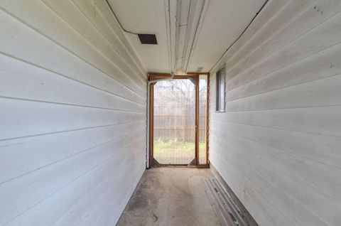 Tiny photo for 714 NE Riddle Drive, Grants Pass, OR 97526 (MLS # 220214330)