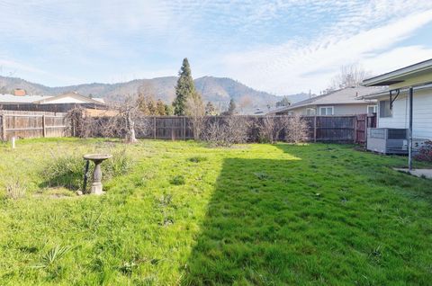 Tiny photo for 714 NE Riddle Drive, Grants Pass, OR 97526 (MLS # 220214330)