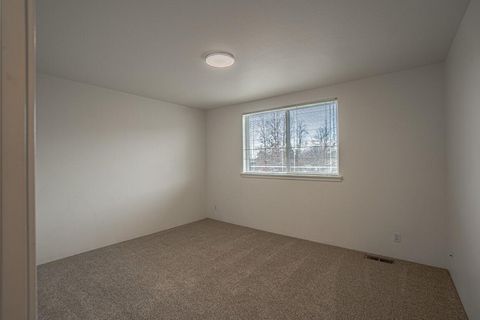 Tiny photo for 115 Oak Meadows Place, Ashland, OR 97520 (MLS # 220215363)