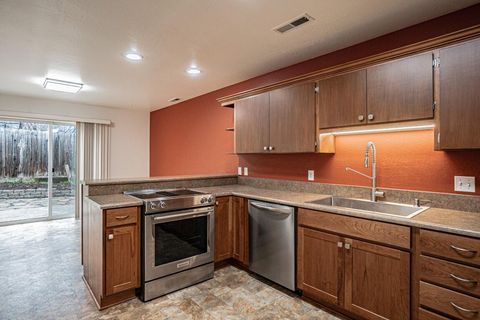 Tiny photo for 115 Oak Meadows Place, Ashland, OR 97520 (MLS # 220215363)