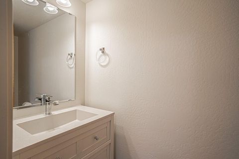 Tiny photo for 115 Oak Meadows Place, Ashland, OR 97520 (MLS # 220215363)