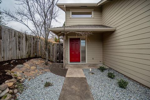 Tiny photo for 115 Oak Meadows Place, Ashland, OR 97520 (MLS # 220215363)
